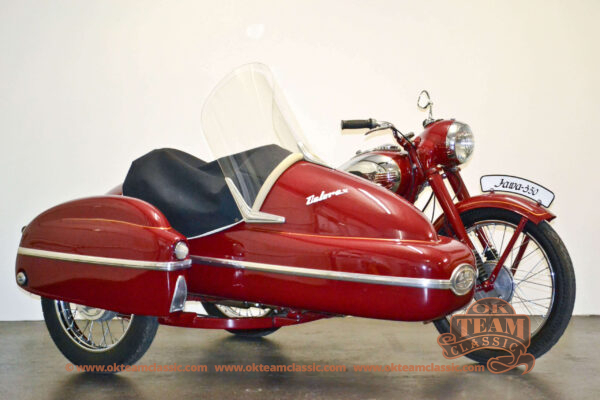 Jawa 350 Perak mit Velorex Beiwagen